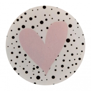 Sticker 4 cm met roze hart gestipt.